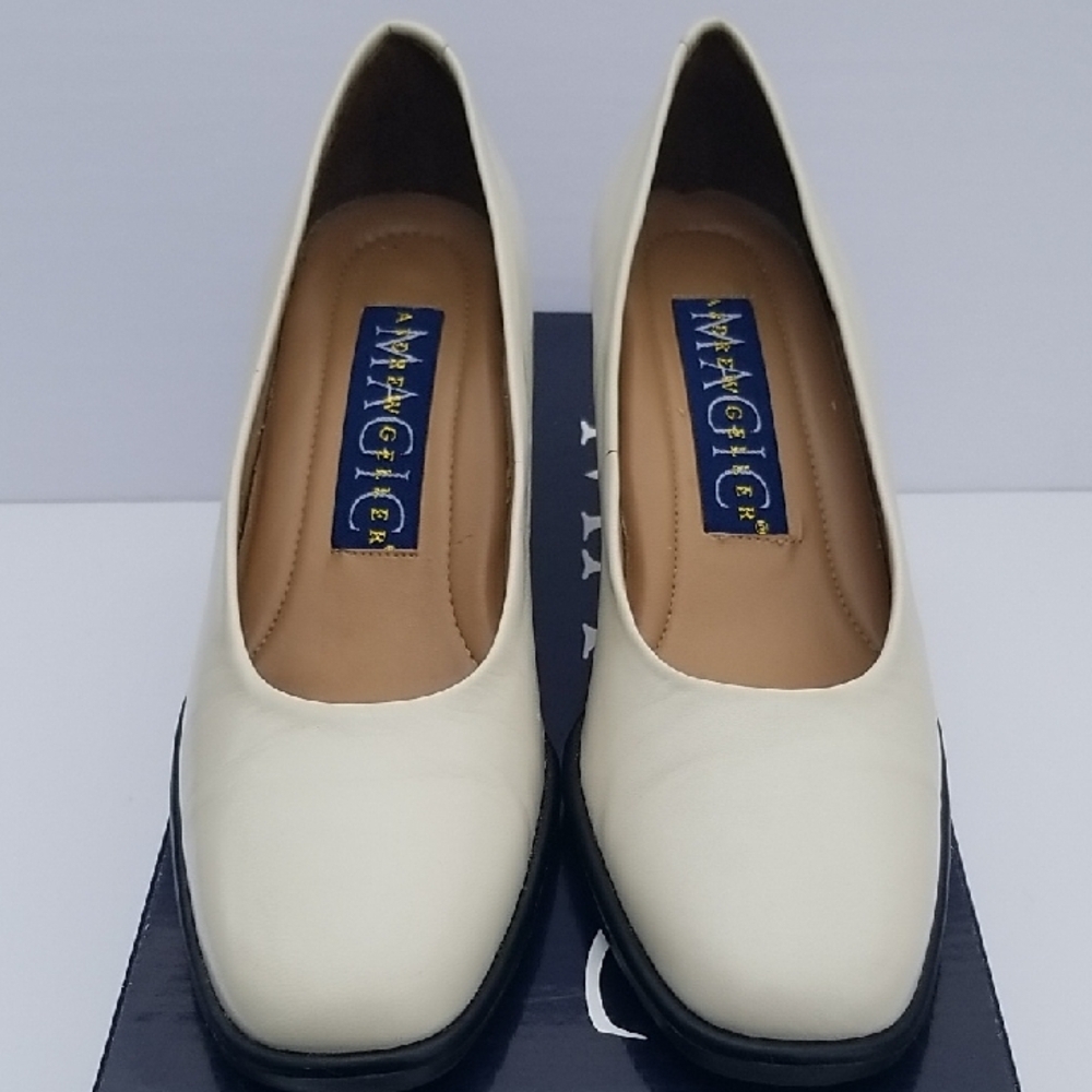 Andrew Geller Magic Women's Bliss Bone Pumps 6.5 M